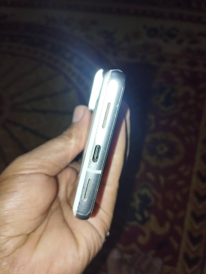 Google Pixel 7 4