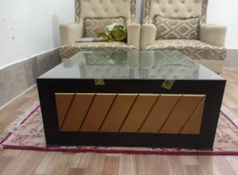 Room Table 1