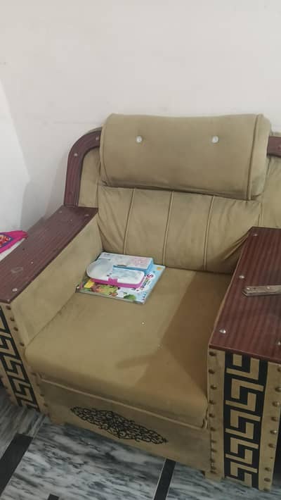 7 Seater Sofa Set for Sale 10/10 condition