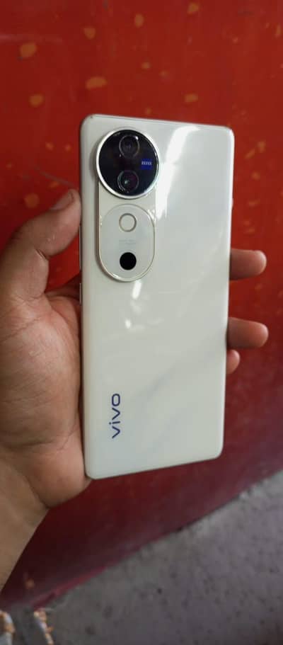 Vivo V40