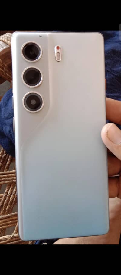Tecno CAMON 40 Pro