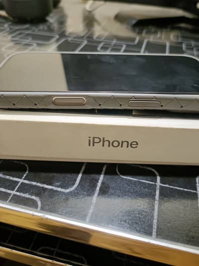 iPhone 16 Pro 128gb j. v