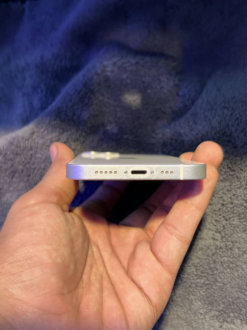 Apple iPhone 13 2