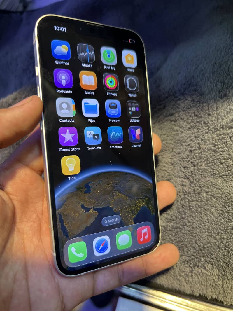 Apple iPhone 13 9