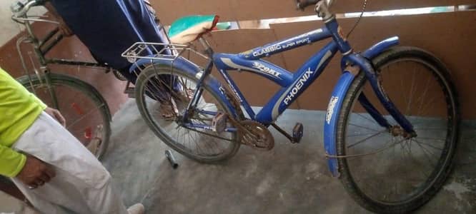 10/7 condition all ok baday tyres blue color