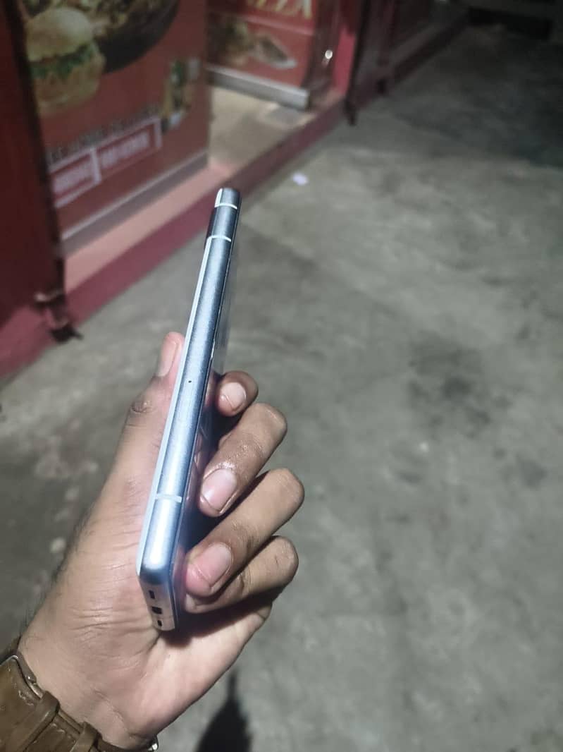Google Pixel 7a 12