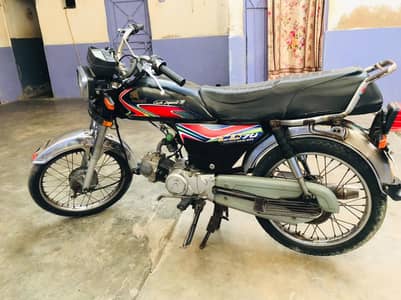 Honda cd 70 18 model Karachi nmbr urgent sail
