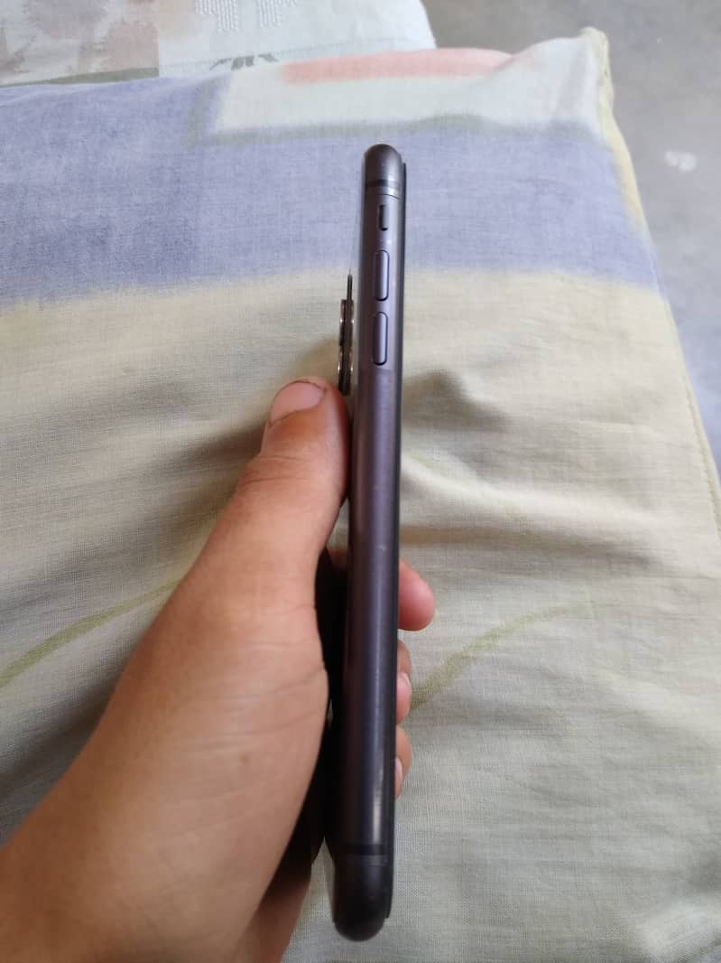 Apple iPhone 11 1