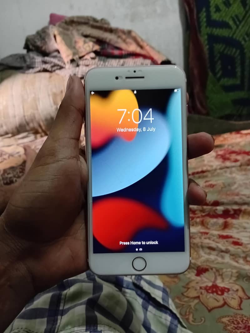 Apple iPhone 7 Plus 0