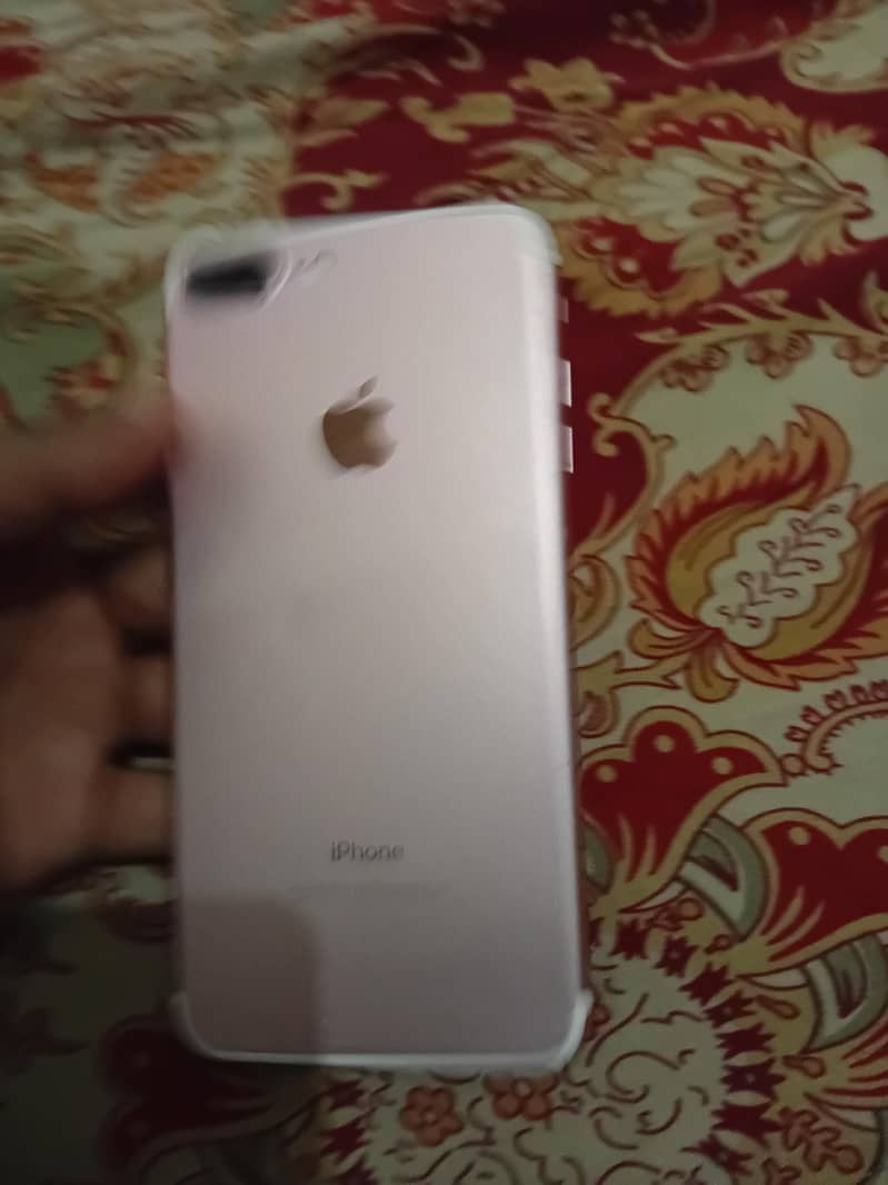 Apple iPhone 7 Plus 1