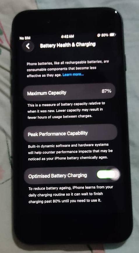 Apple iPhone SE 3 6