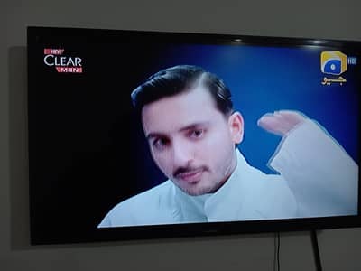 SAMSUNG ORIGINAL LED 32 INCH WITH BOX AND ALL ACCESSORIES