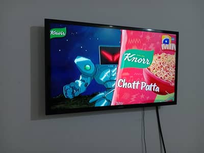 SAMSUNG ORIGINAL SIMPLE LED 32 INCH WITH BOX AND ALL ACCESSORIES