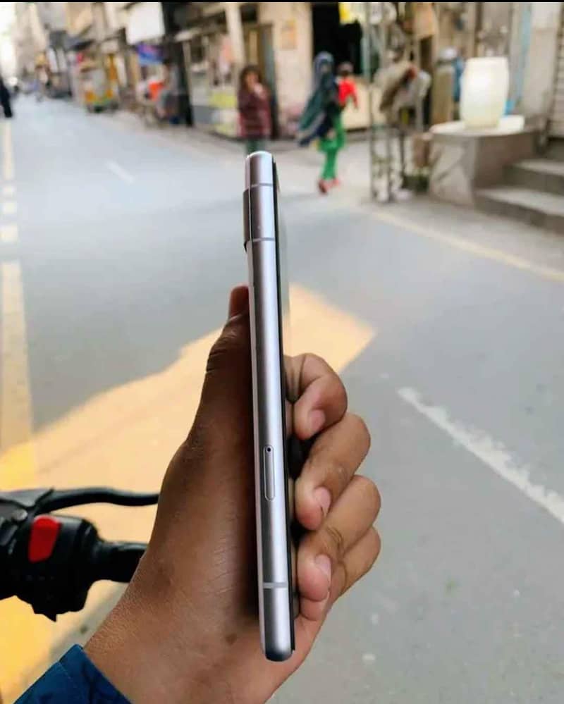 Google Pixel 7a 2