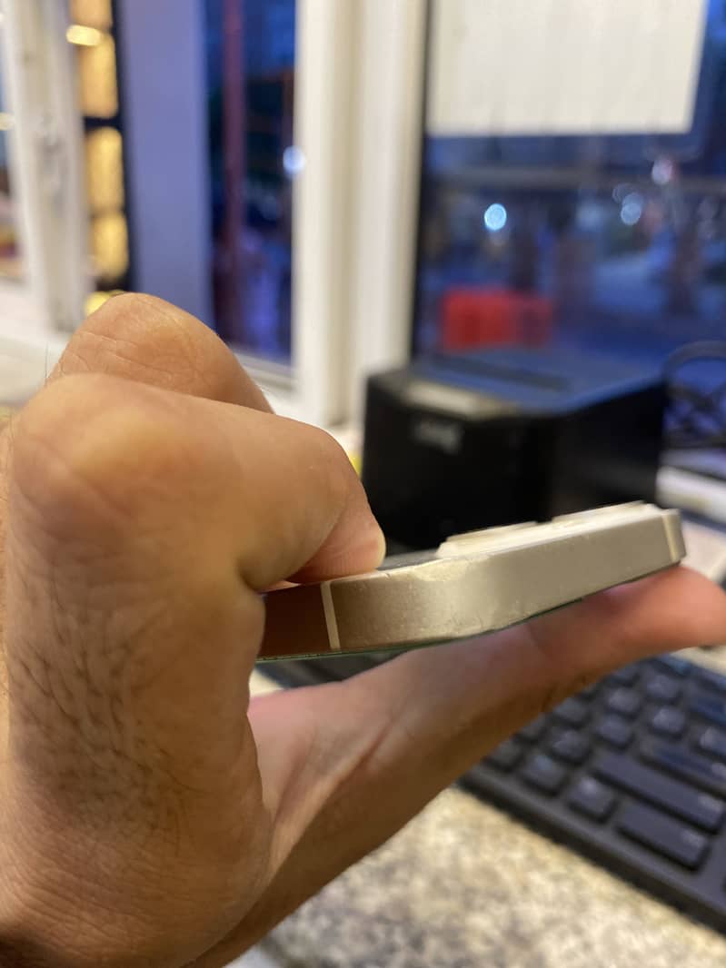 Apple iPhone 13 1