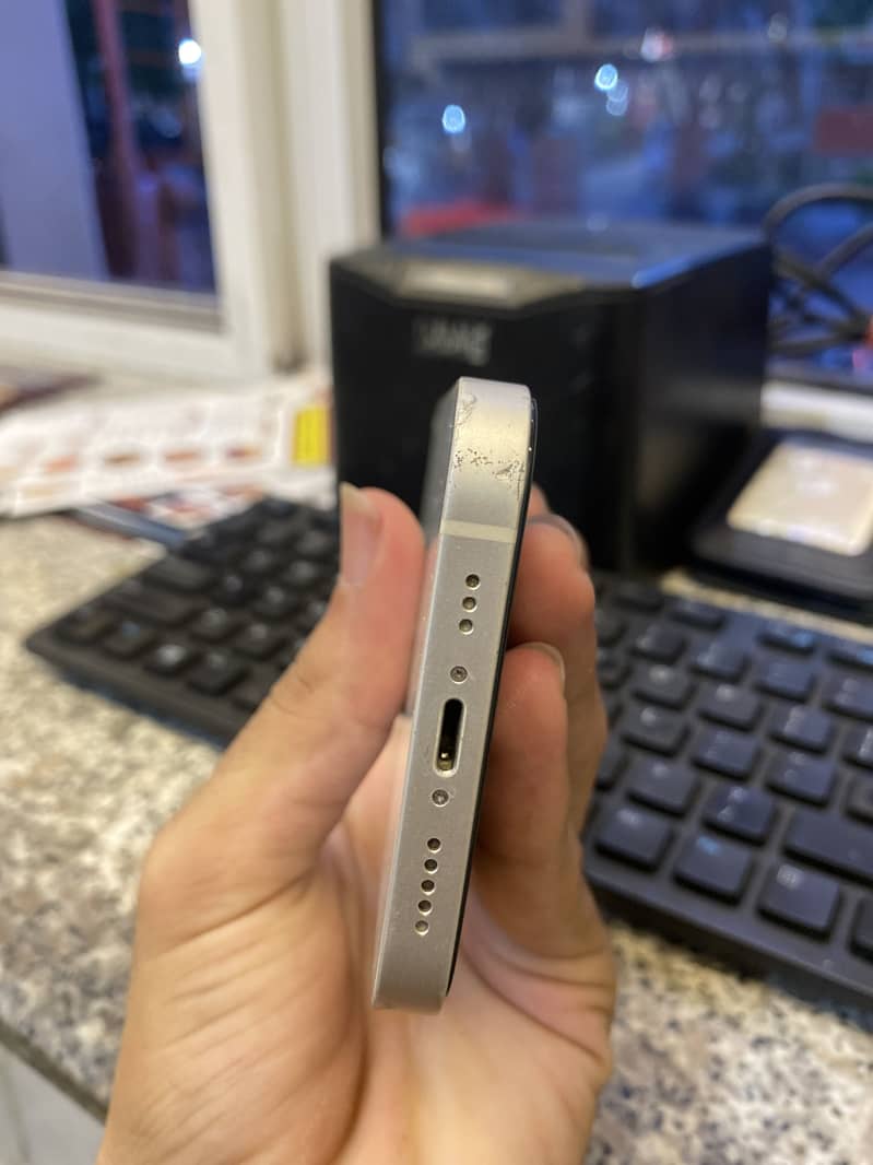 Apple iPhone 13 3
