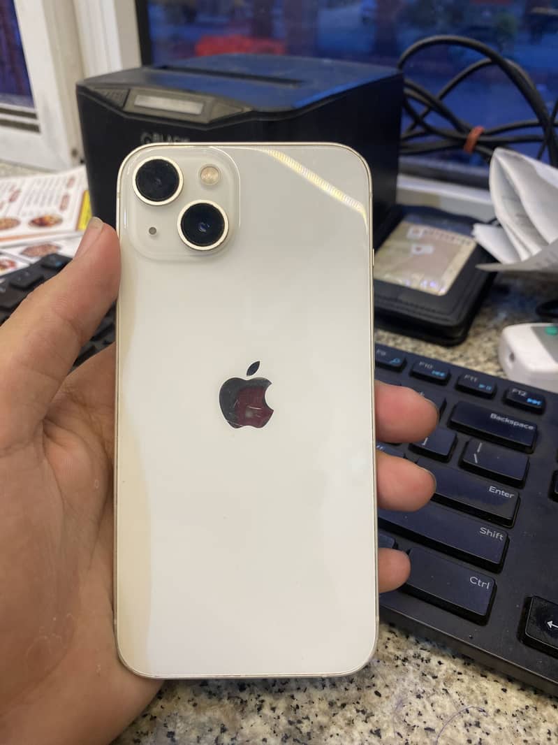 Apple iPhone 13 4