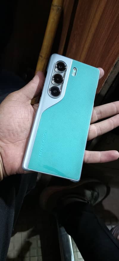 Tecno Camon 40 pro 16/256