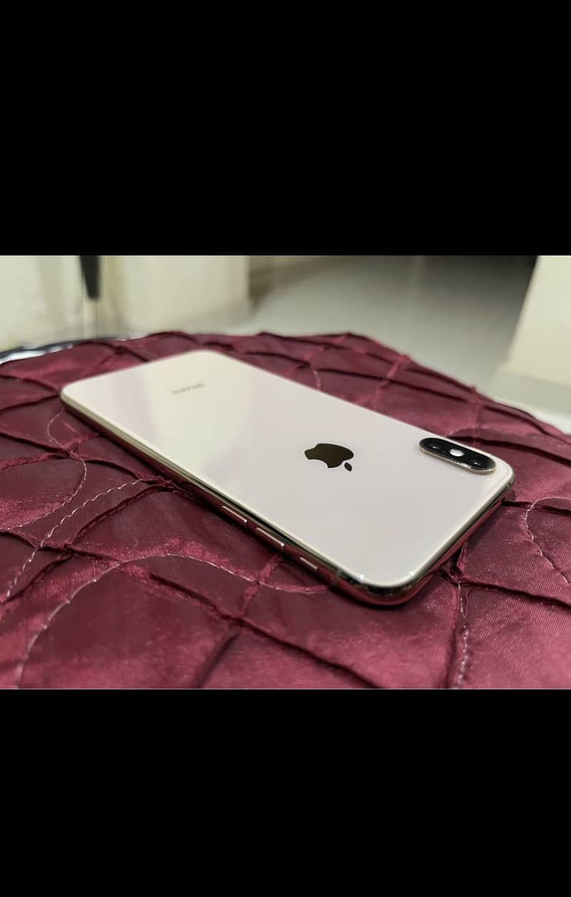 Apple iPhone X 3