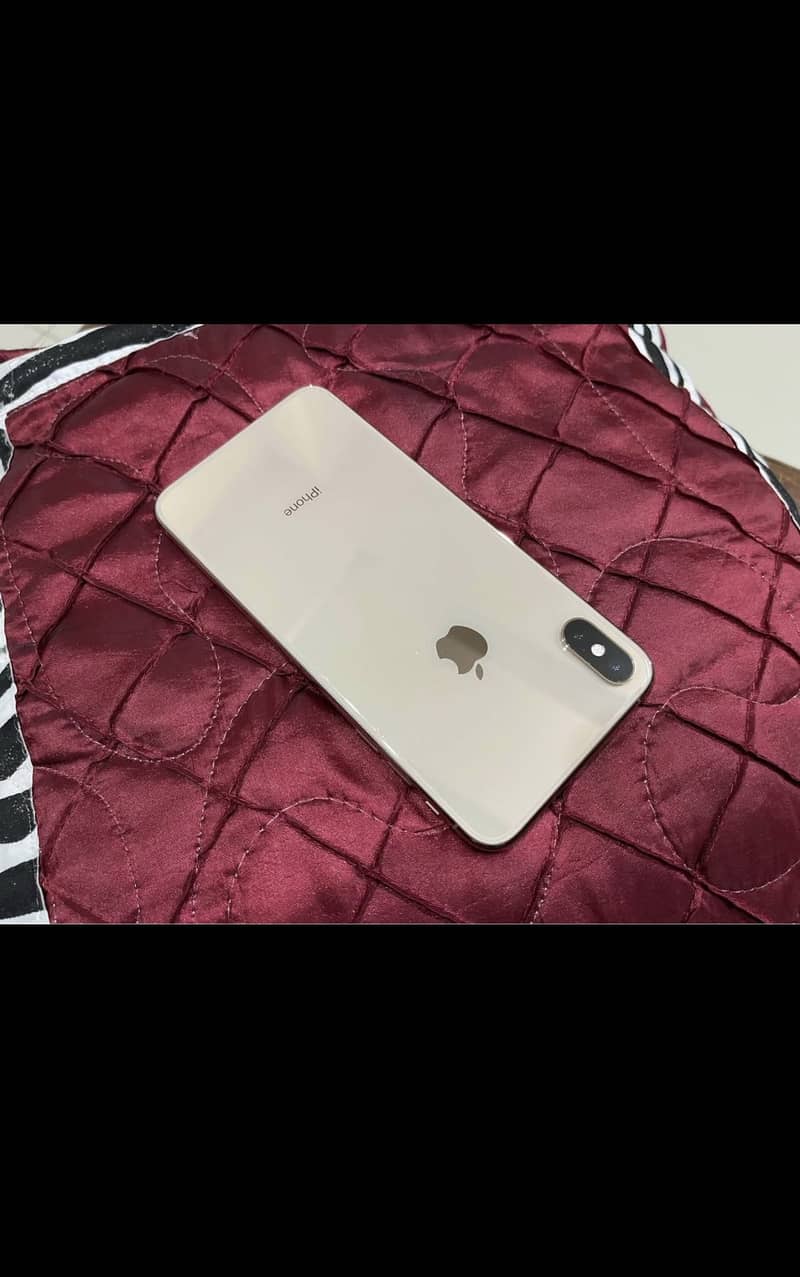 Apple iPhone X 4