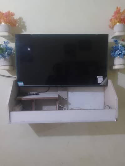 lCD for sale 40 inch ki h or company hair ki h