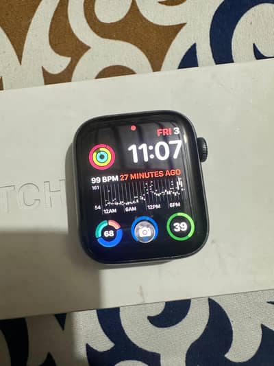 Apple Watch Series 6 – 44mm Aluminium (GPS) | Full Box