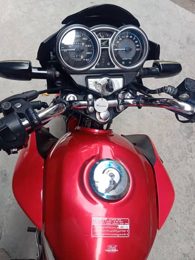 Honda CG 150 2022 model like new only 33000 driven Red colour All okay