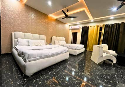 Couple & Family Rooms  Short &  night stay 24/7 Available