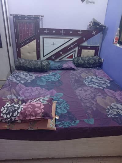 Bed full size with foam