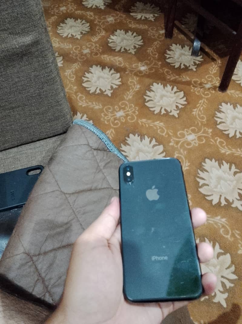 Apple iPhone X 3