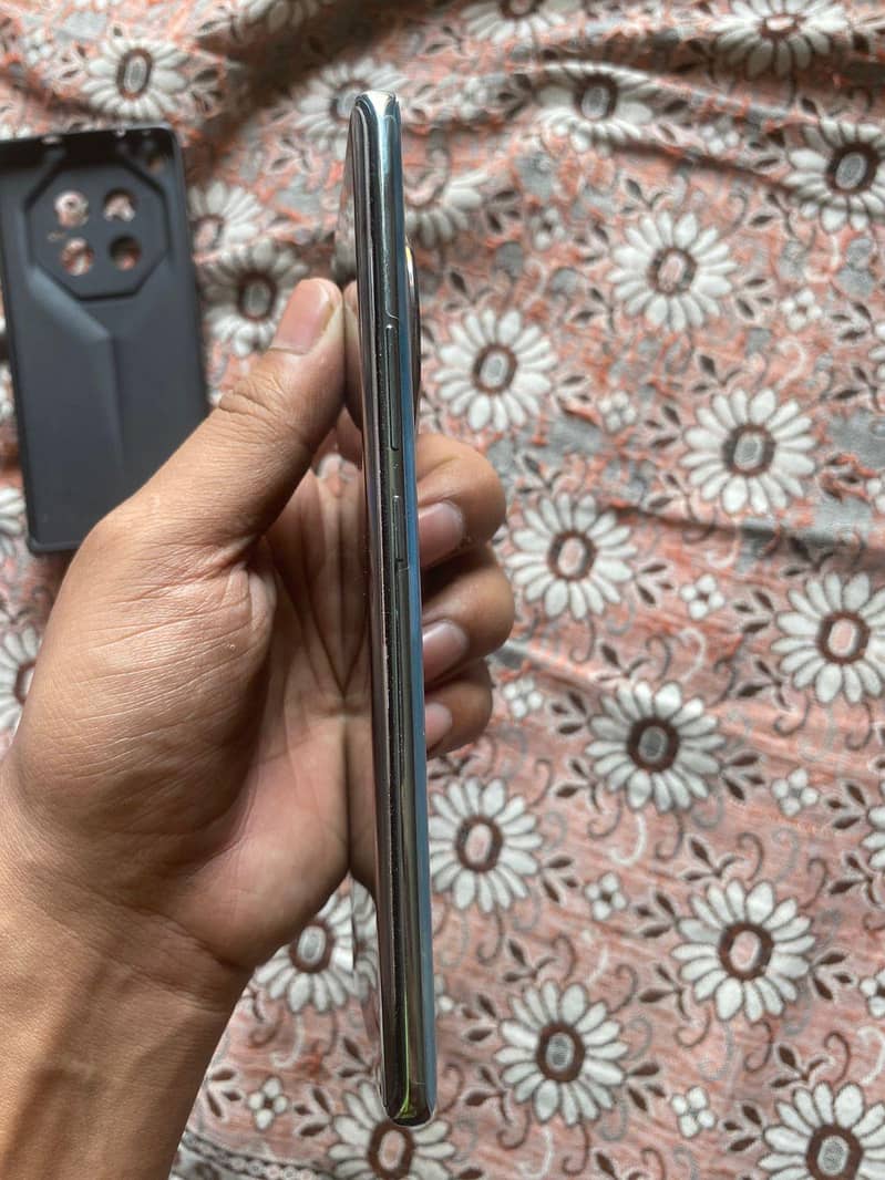 Infinix Zero 40 2