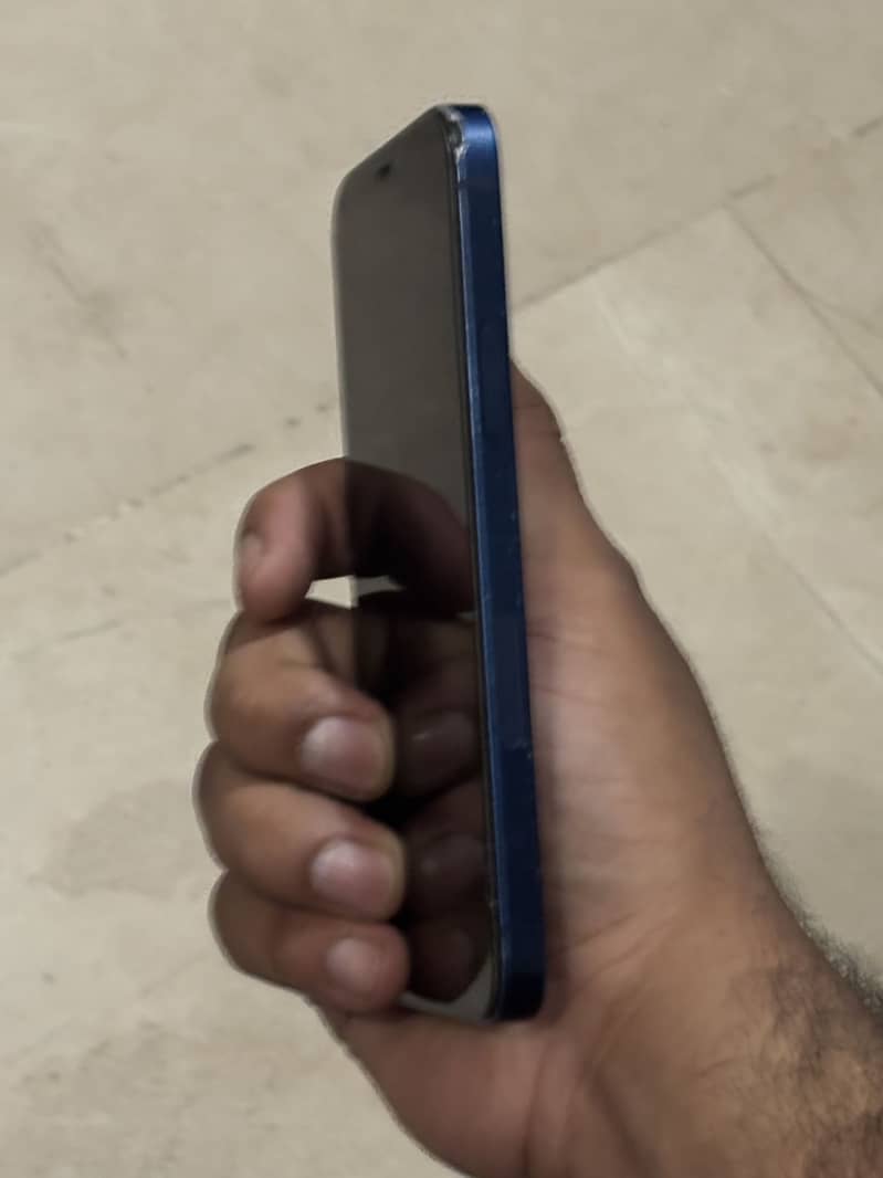 Apple iPhone 12 1