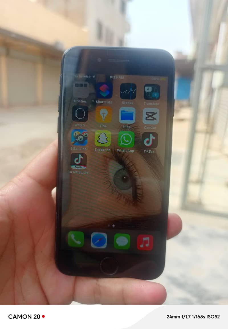 Apple iPhone 7 0