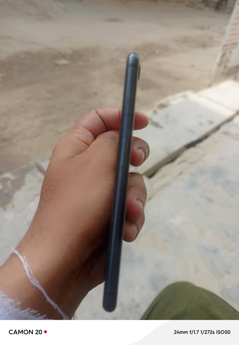 Apple iPhone 7 1
