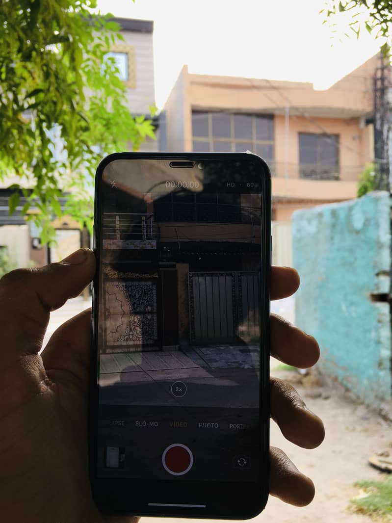 Apple iPhone X 13
