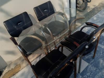 coffee table office table shishy wla table with 4chairs condition good