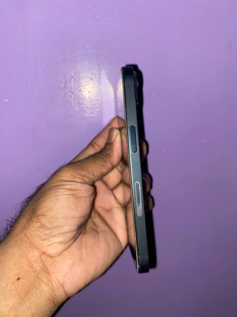 Apple iPhone 14 3