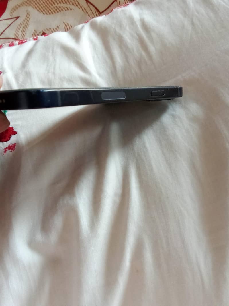 Apple iPhone 12 1