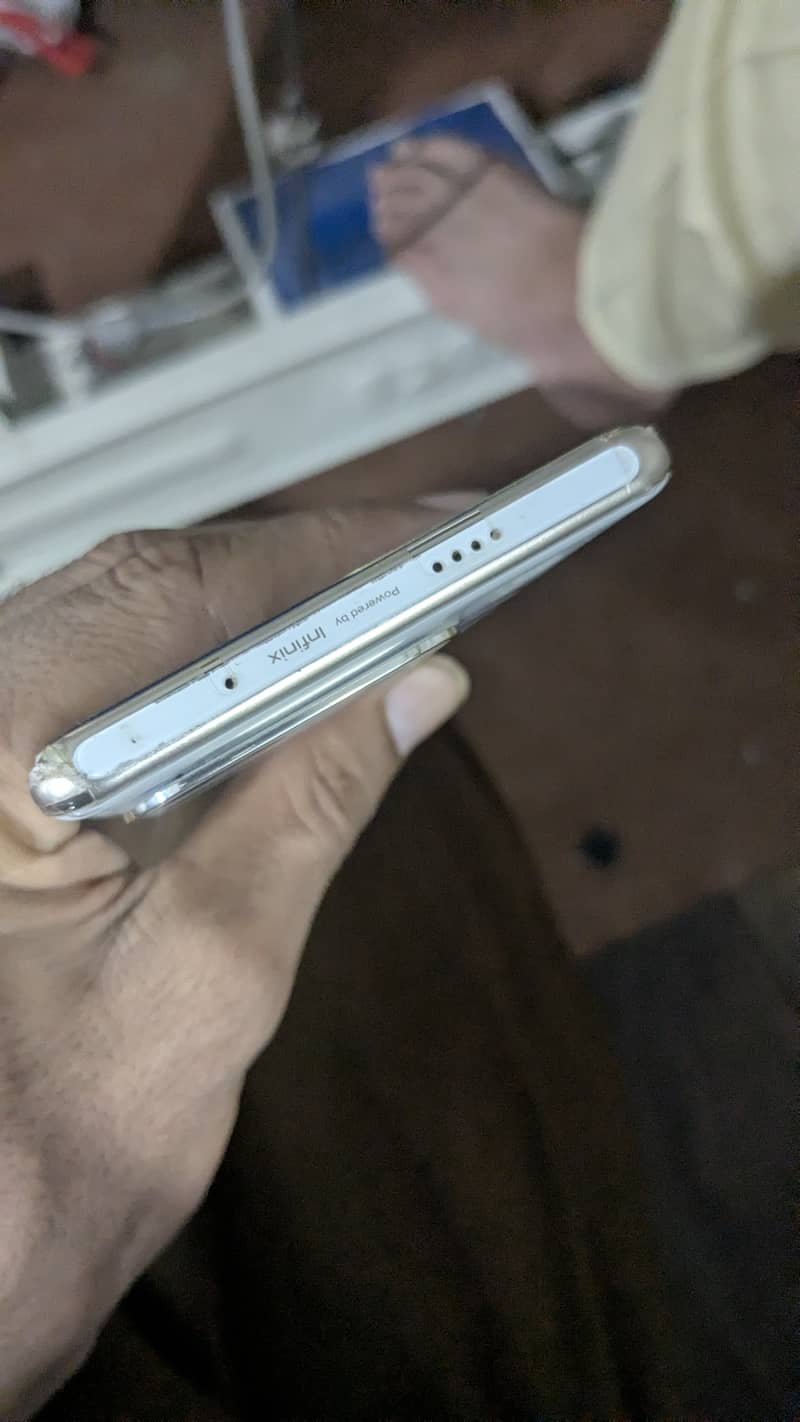 Infinix Zero 30 7