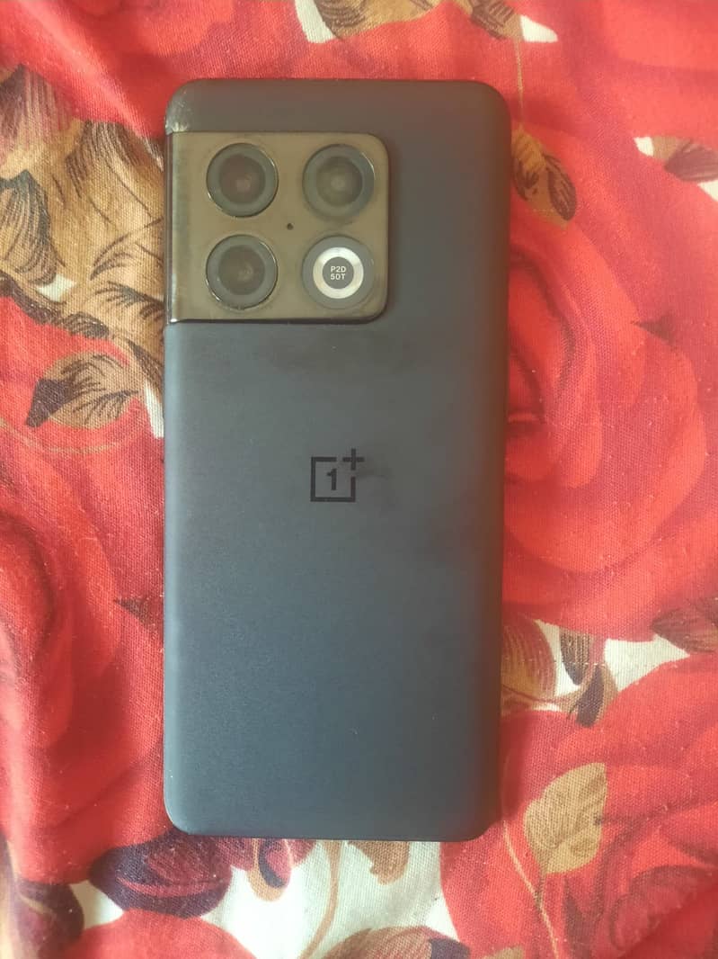 One Plus 10 Pro 4