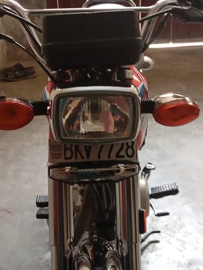 safe bike ha koi Kam nahi ha