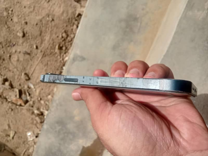 Iphone 13 JV 3