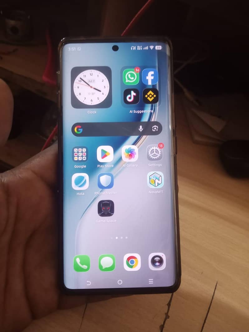 Tecno Camon 40 Pro 0