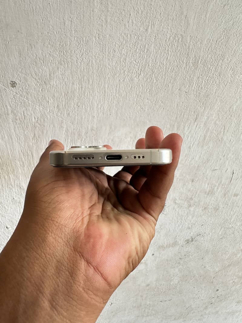 Apple iPhone 15 Pro 2