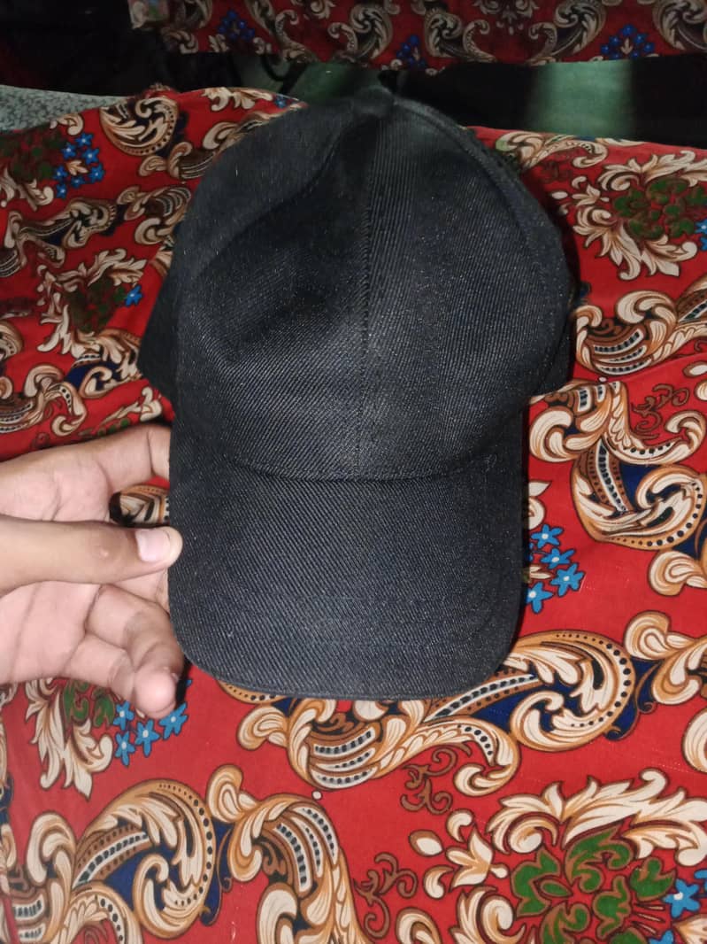 caps branded 0