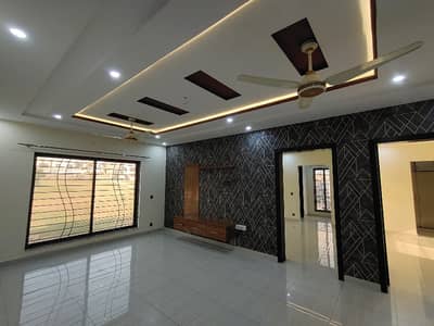 14 Marla Desighner Upper Portion Available For Rent