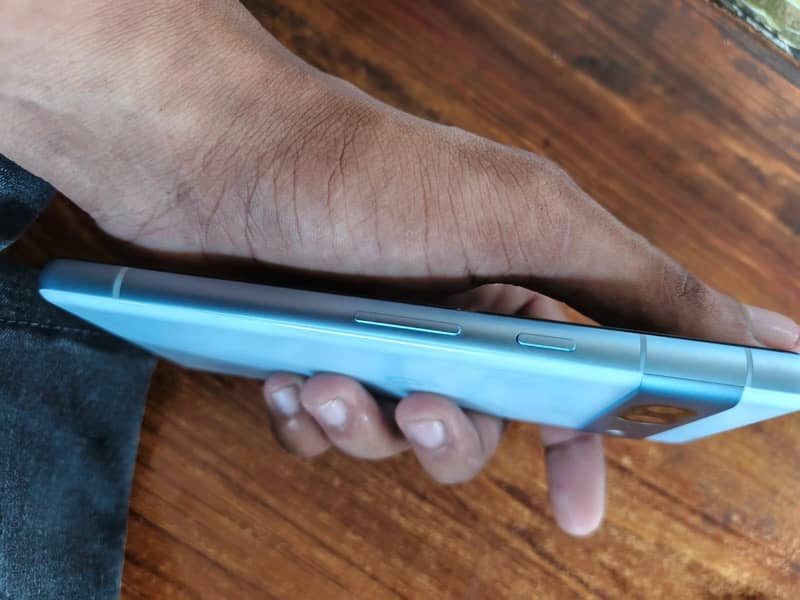 Google Pixel 7a 5
