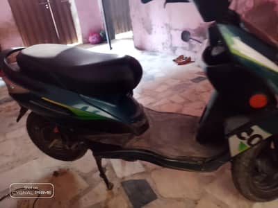 Electric scooty yj future without batteries