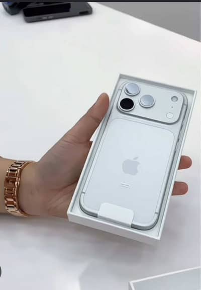Title: iPhone 17 Pro Max 512GB White | Box & Original Adapter | Like
