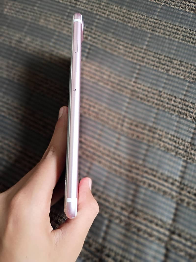 Apple iPhone 7 Plus 2